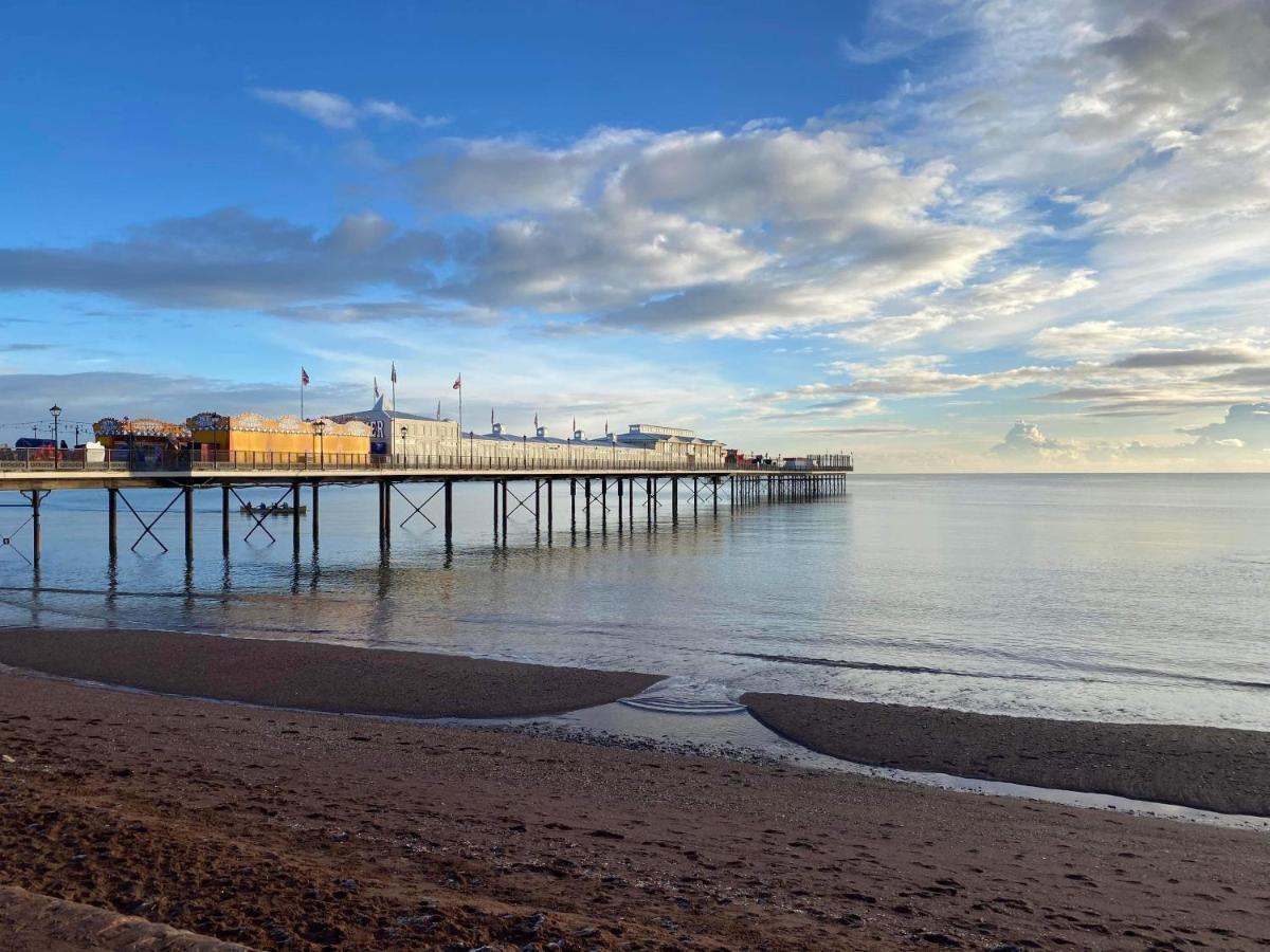 Barbie House ,Opposite The Beach & Paignton Pier , 2 Bedroom Apartment With Private Car Space & Garden , Free Access Next Door To The Stunning Ballet & Make Up School & A Beautiful Ladys Beauty Salon (Adults Only) Extérieur photo