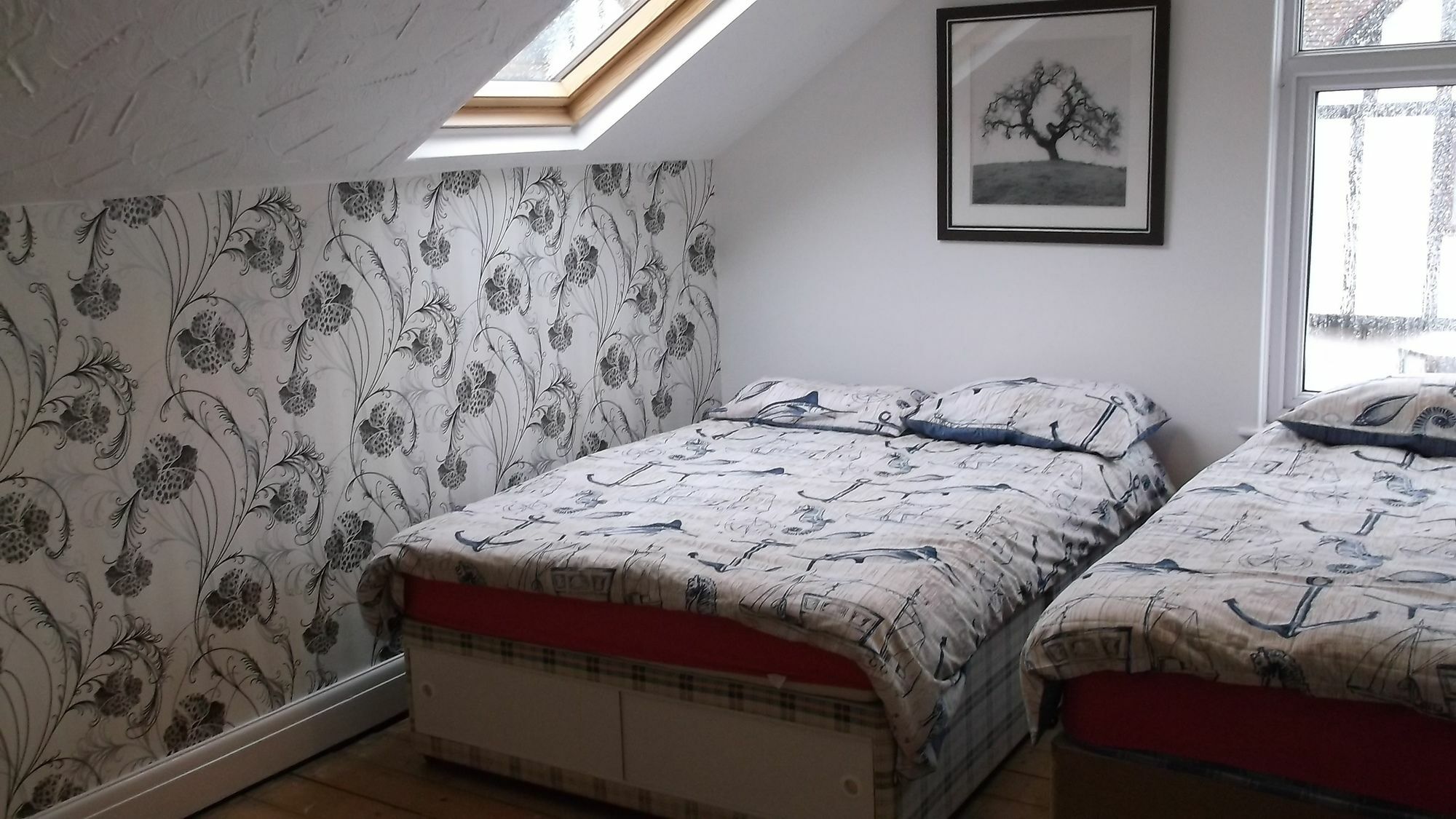 Barbie House ,Opposite The Beach & Paignton Pier , 2 Bedroom Apartment With Private Car Space & Garden , Free Access Next Door To The Stunning Ballet & Make Up School & A Beautiful Ladys Beauty Salon (Adults Only) Extérieur photo