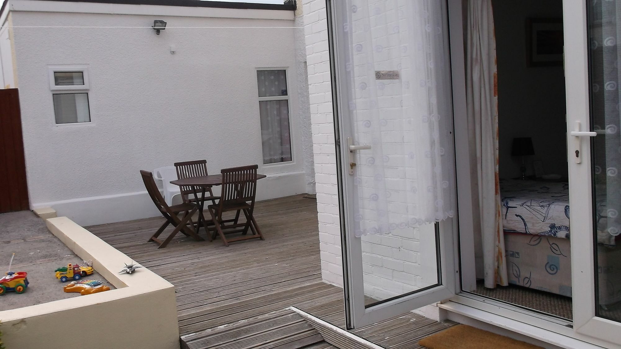 Barbie House ,Opposite The Beach & Paignton Pier , 2 Bedroom Apartment With Private Car Space & Garden , Free Access Next Door To The Stunning Ballet & Make Up School & A Beautiful Ladys Beauty Salon (Adults Only) Extérieur photo